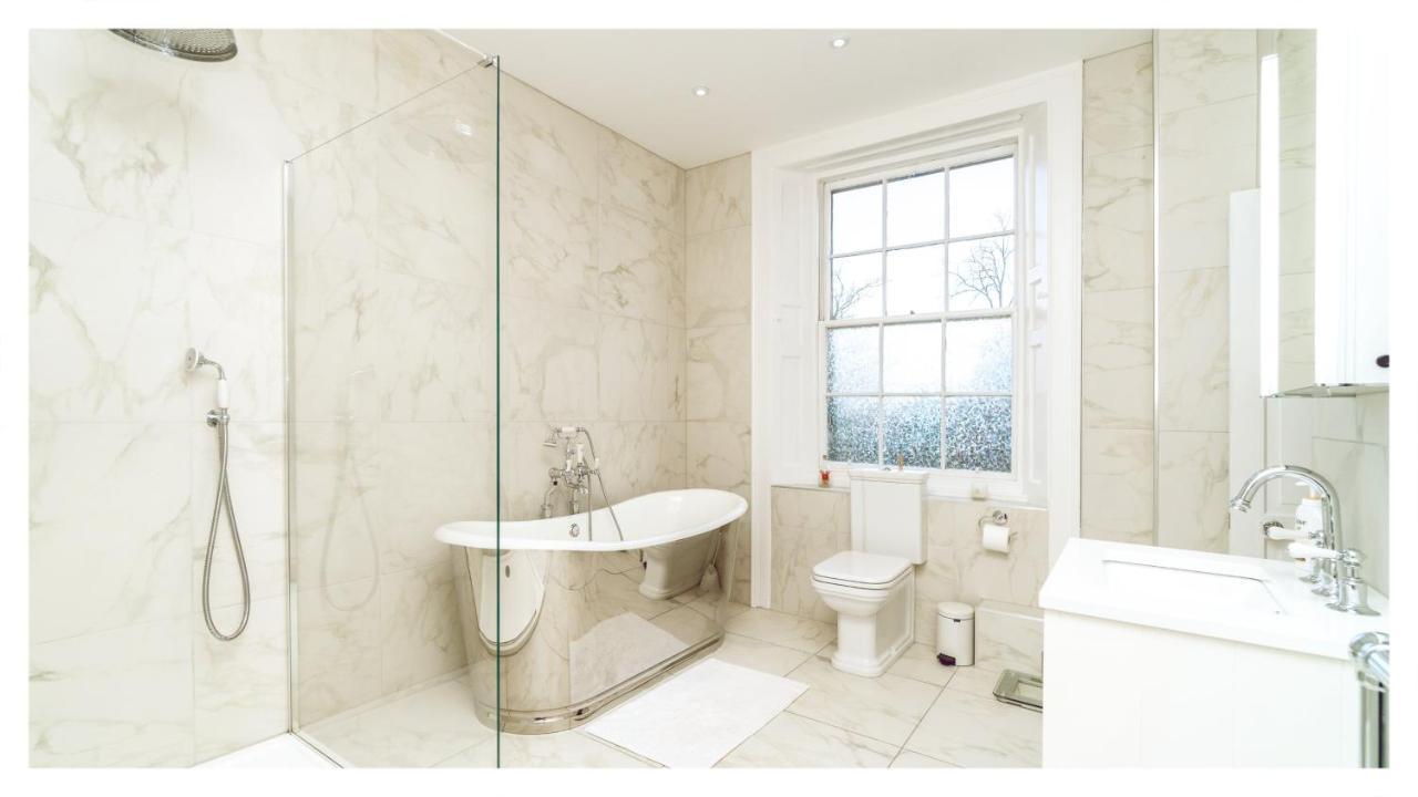 A Luxurious Masterpiece Steps From Stirling Villa Bagian luar foto