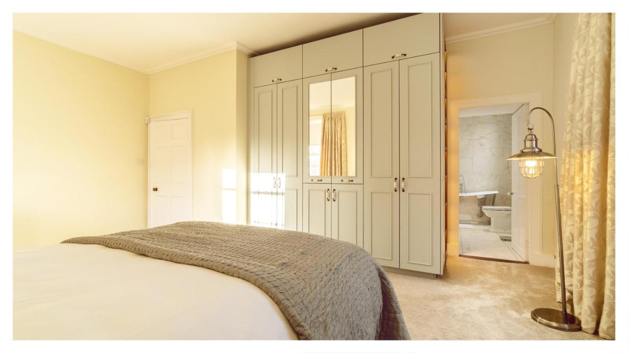 A Luxurious Masterpiece Steps From Stirling Villa Bagian luar foto